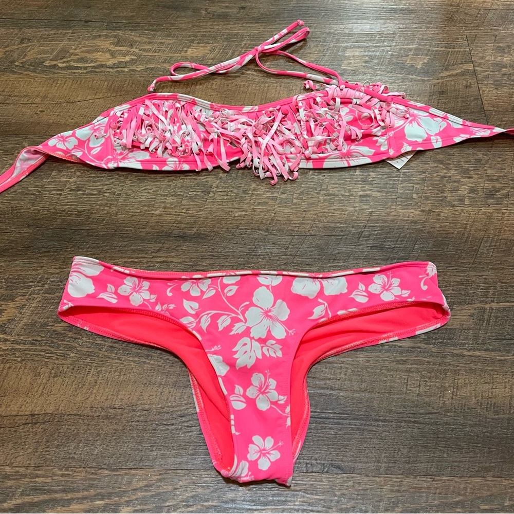 Hollister swim